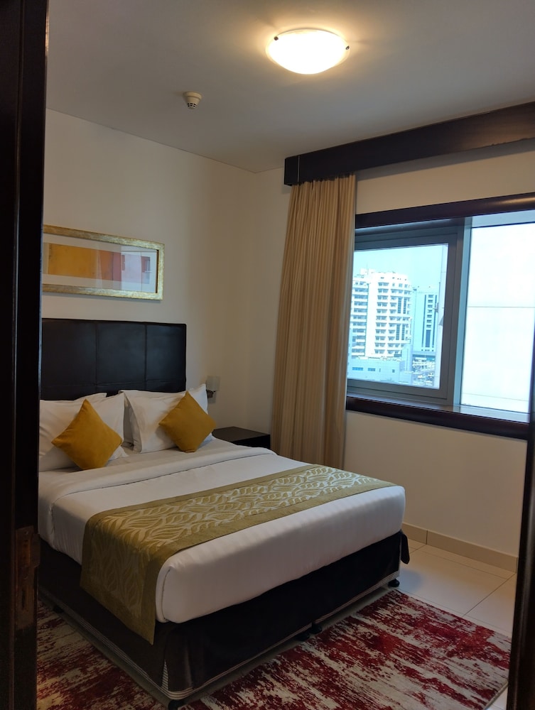 ONE BEDROOM APARTMENT