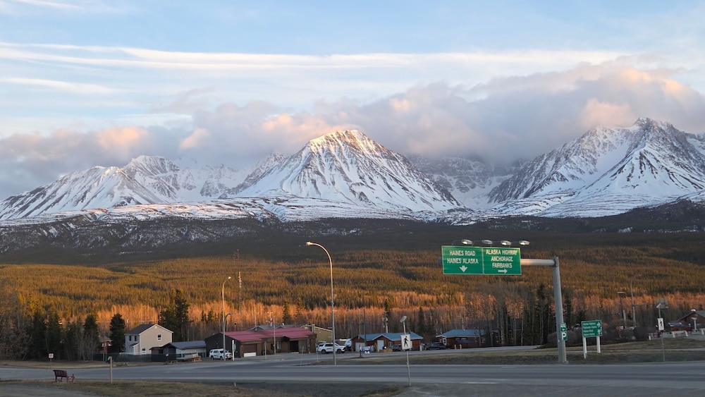Kluane Park Inn 1/28