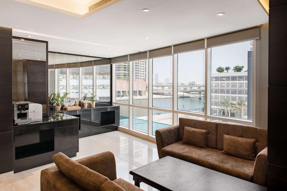 Radisson Blu Dubai Canal View 55/75