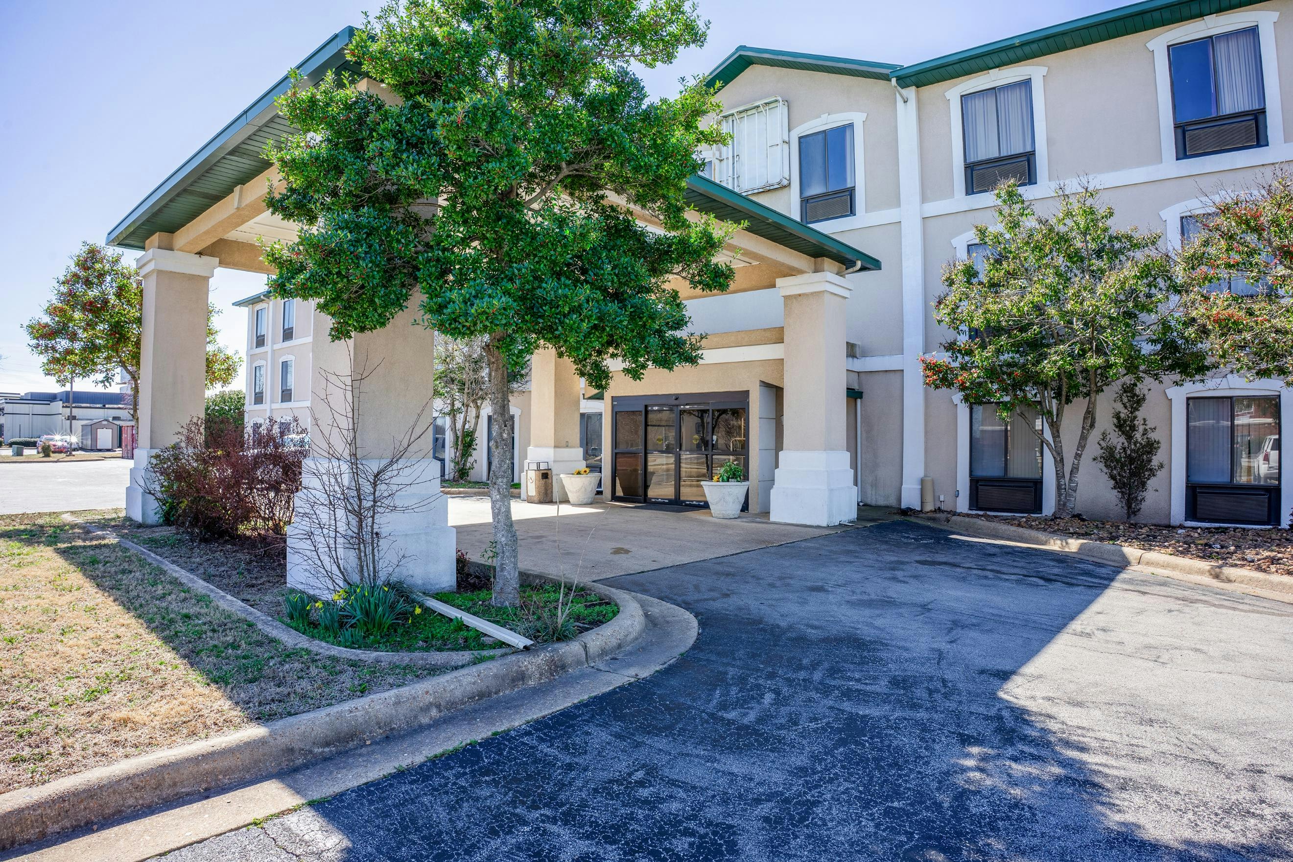 Ark Suites By OYO Jonesboro I-555 52/59