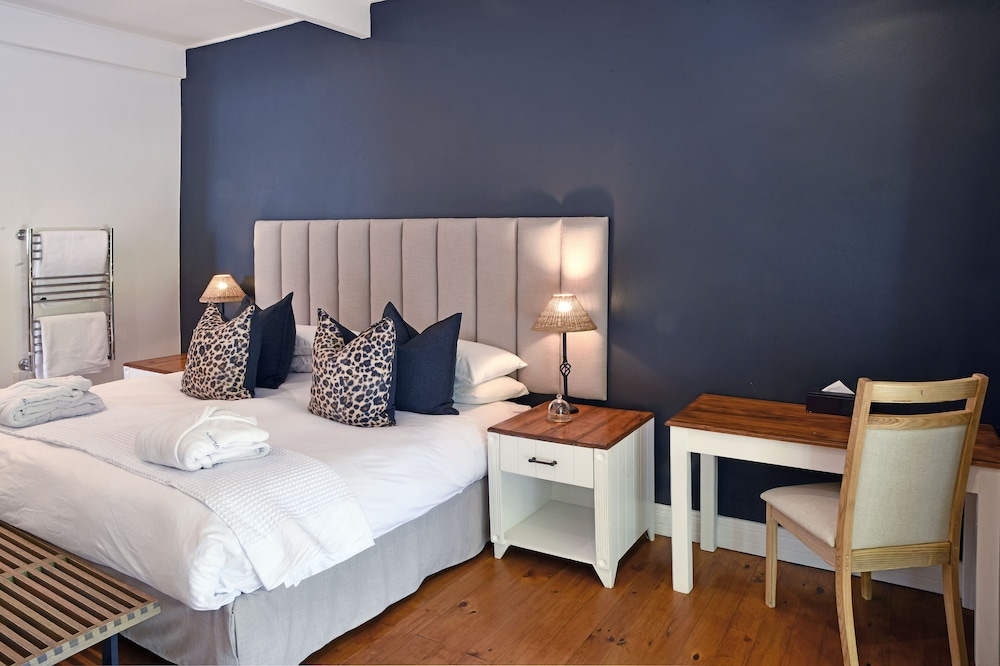 Garden, King Bed