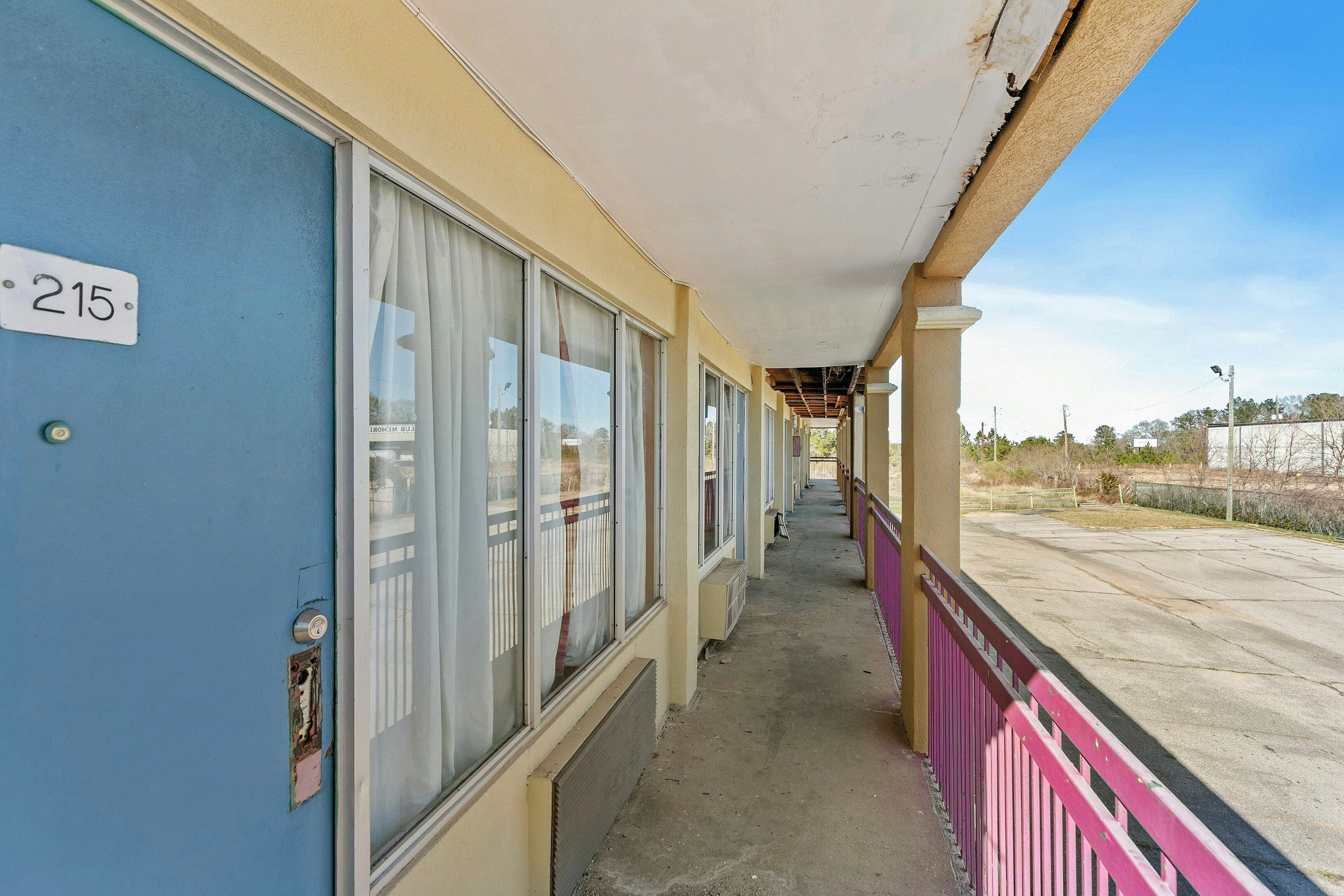 Luxury Inn By Hotel O Hattiesburg, MS 6/50