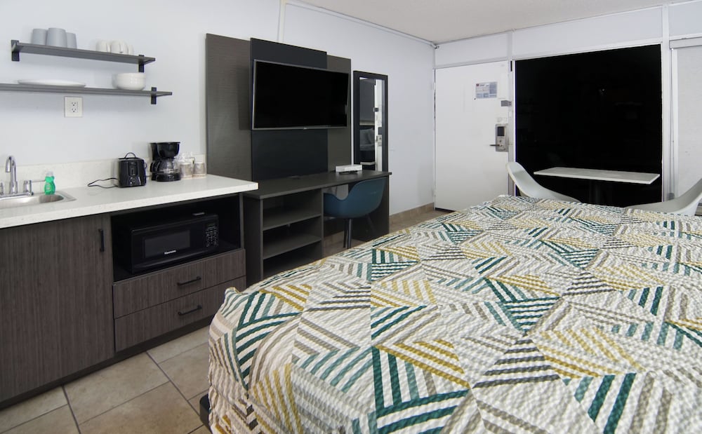 Studio6 Mesquite, TX – Town East 30/37