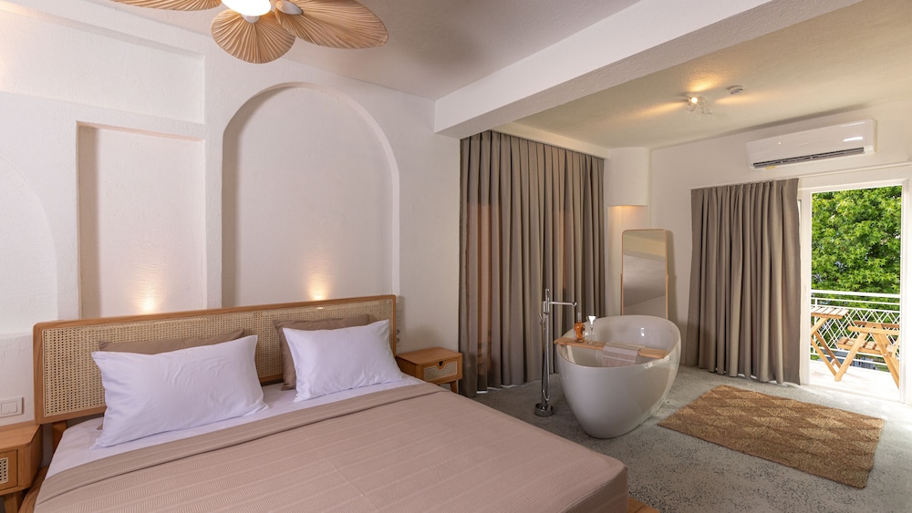 L Olive Homes 33/66