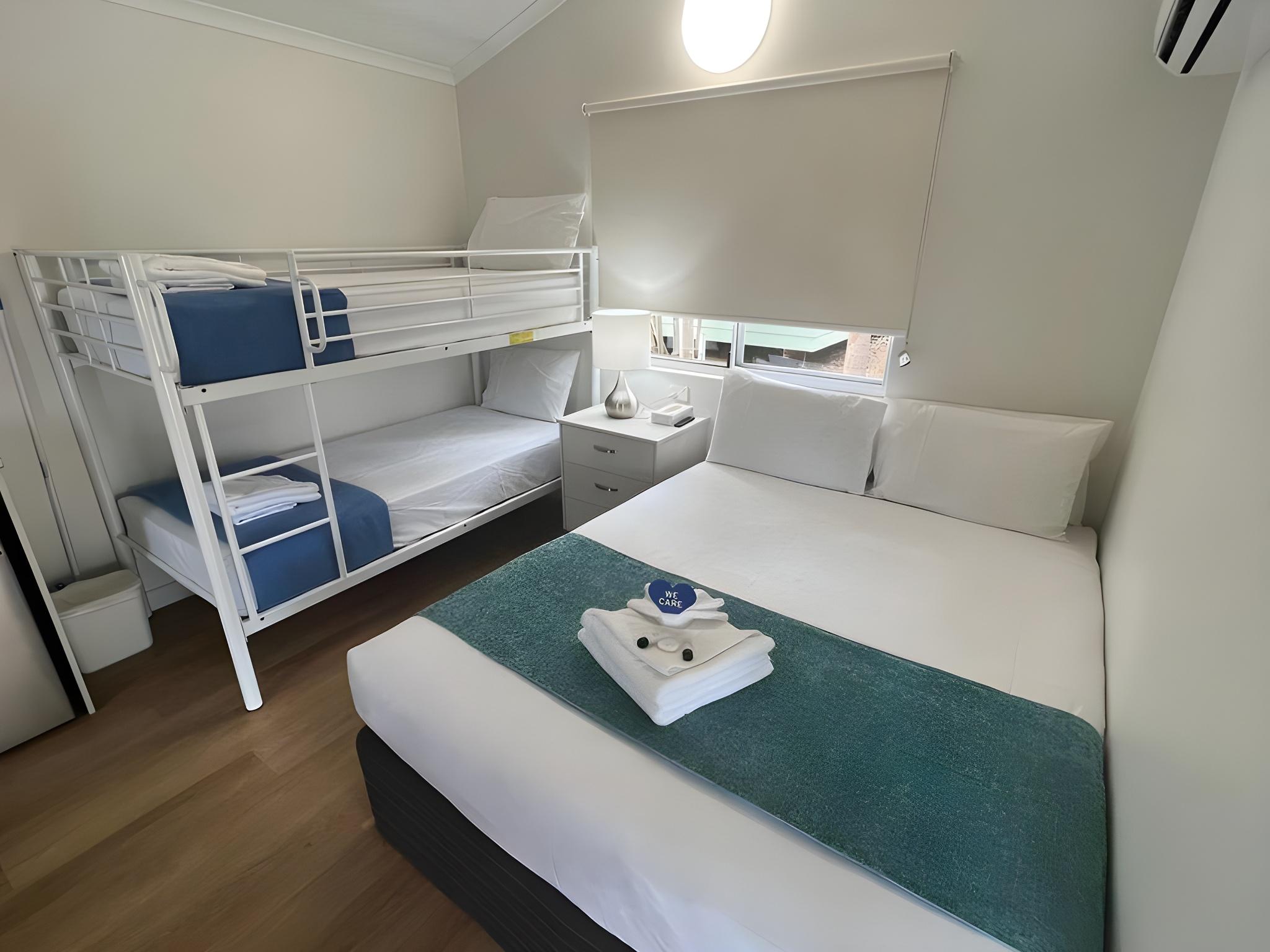 Cabin, Multiple Beds