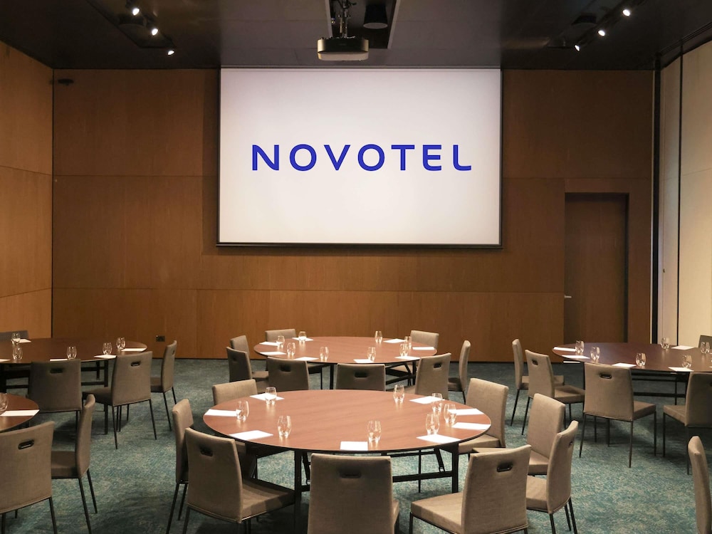 Novotel Melbourne Airport 50/54