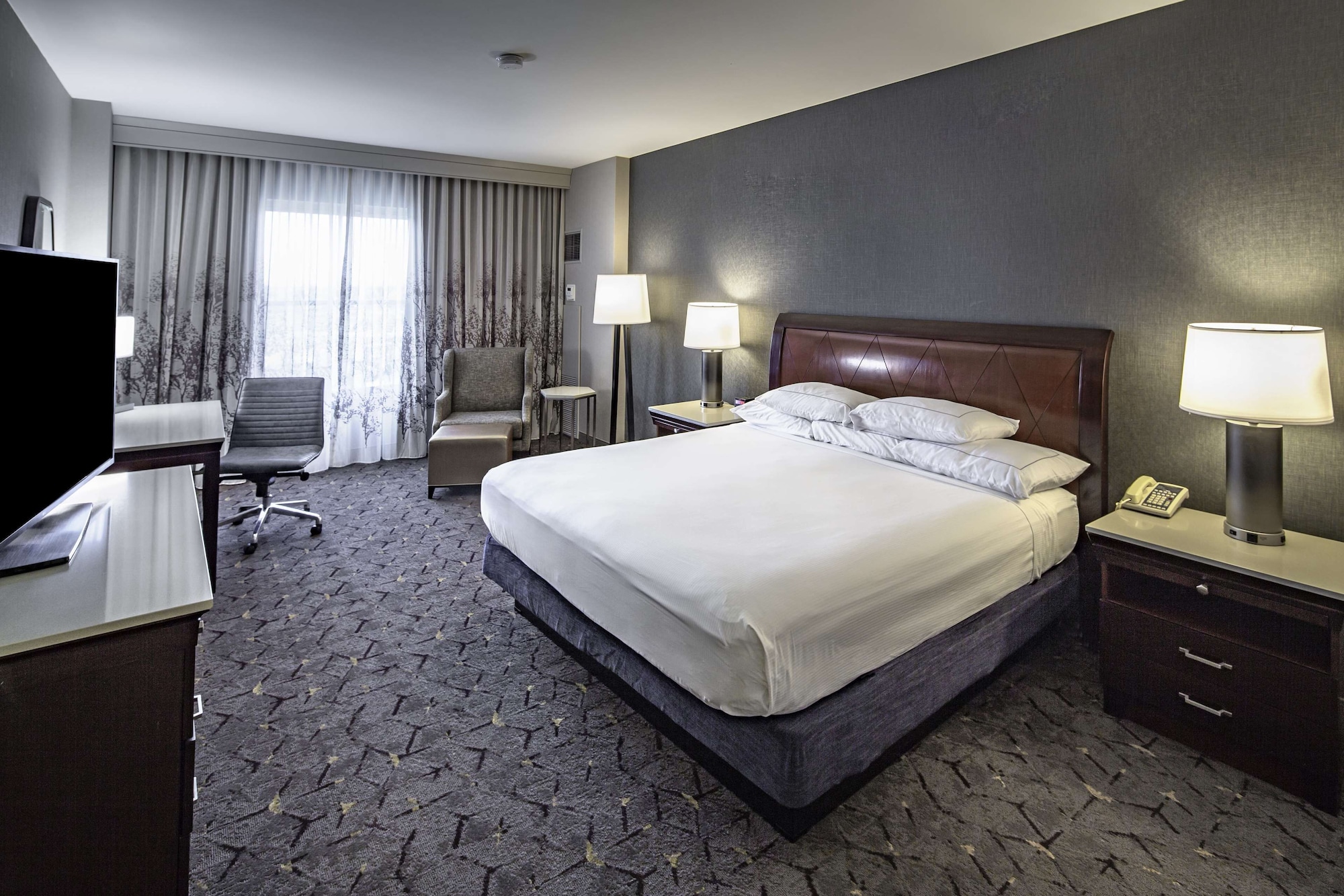 2 Rooms, Suite, King Bed, High Floor