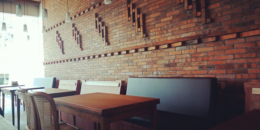 Hotel Parangraja 52/61