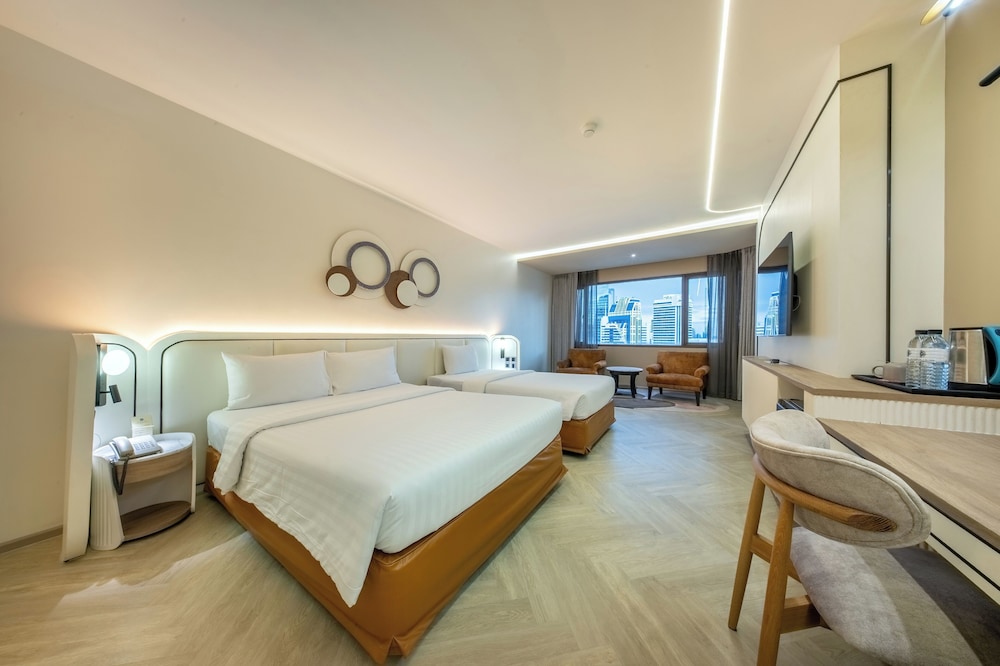 Royal Benja Hotel 11/67