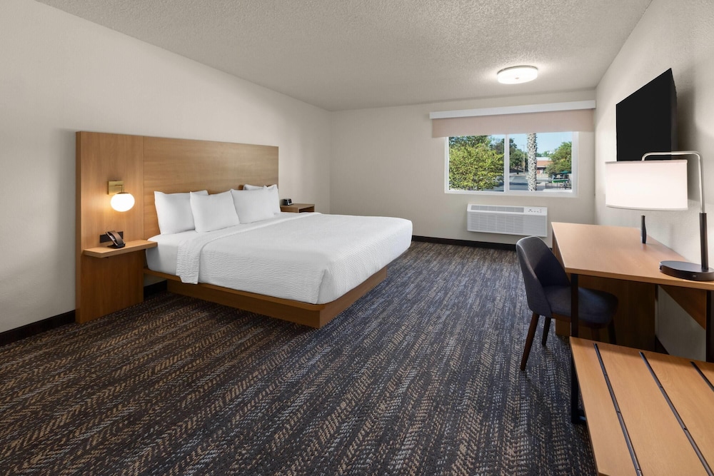 Ramada by Wyndham Merced 34/57