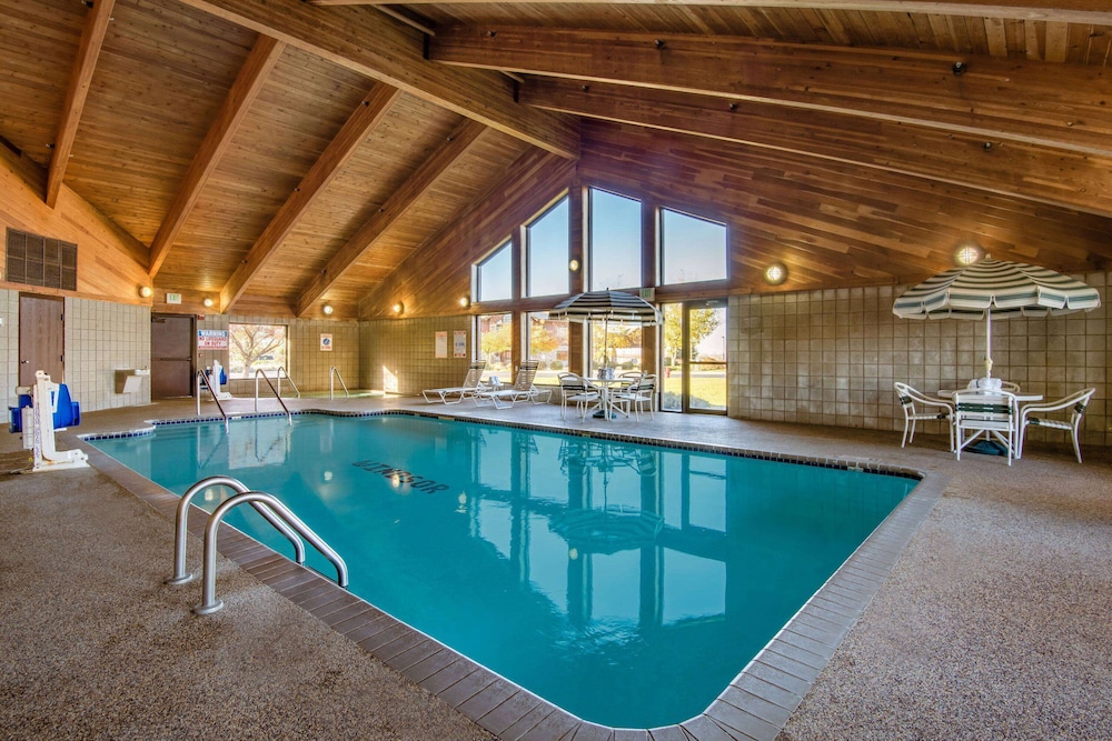 AmericInn by Wyndham Windsor Ft. Collins 43/62
