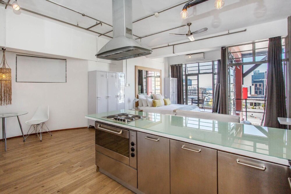 Manhattan Lofts 24/50