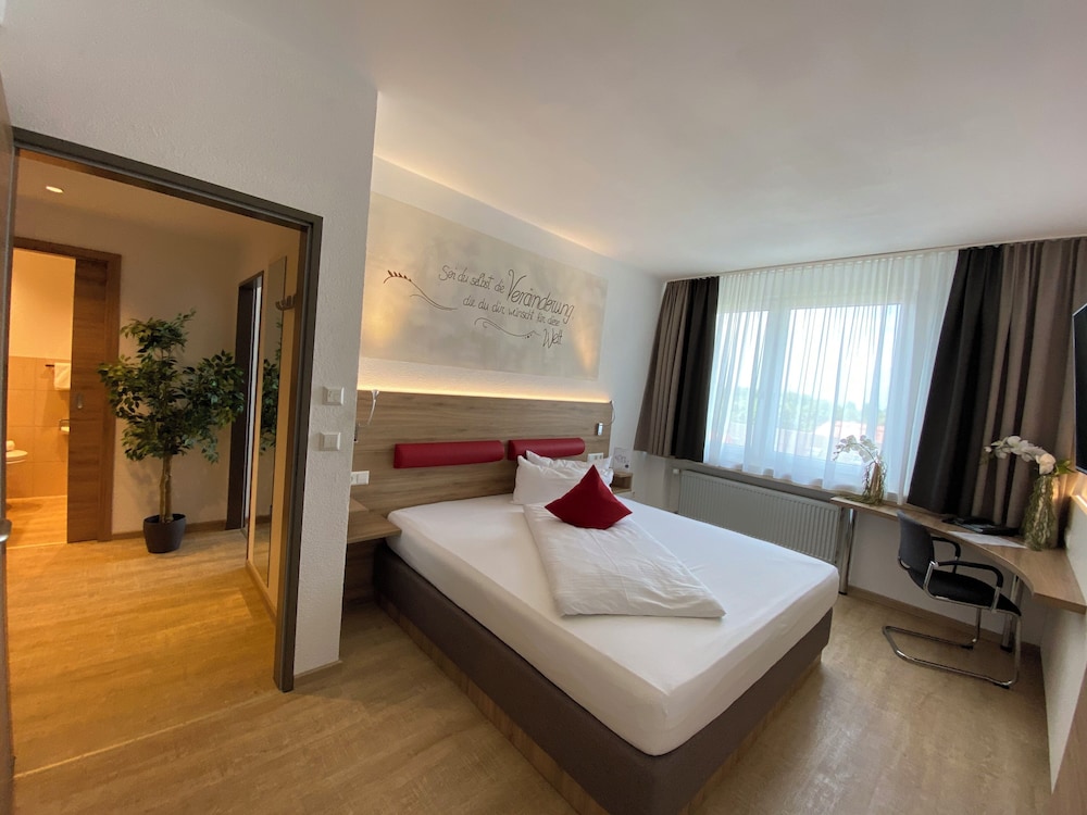 2 BEDROOMS