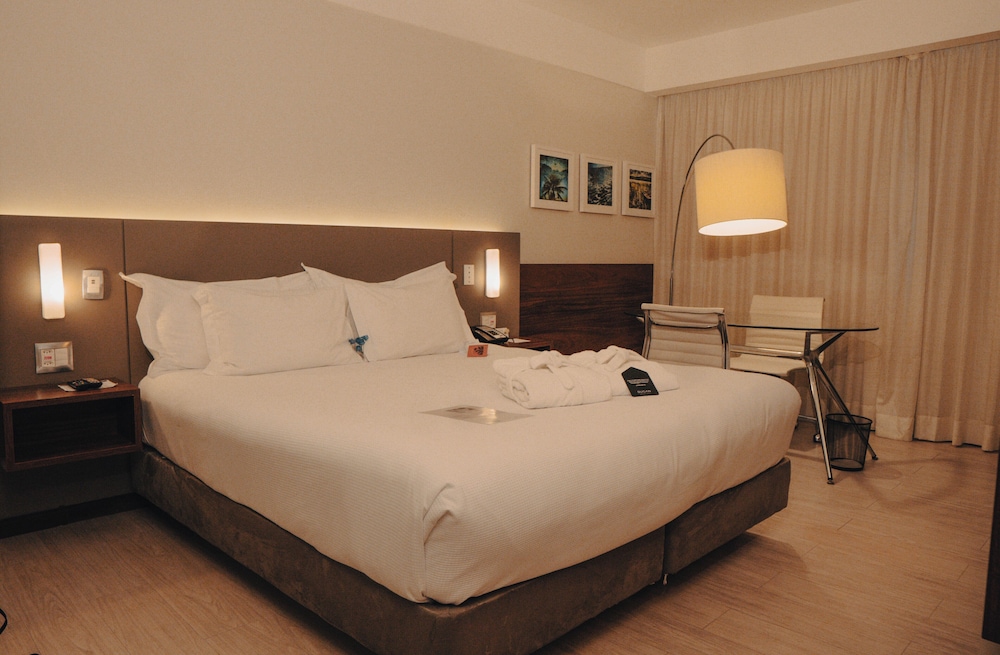 SUPERIOR, QUEEN BED