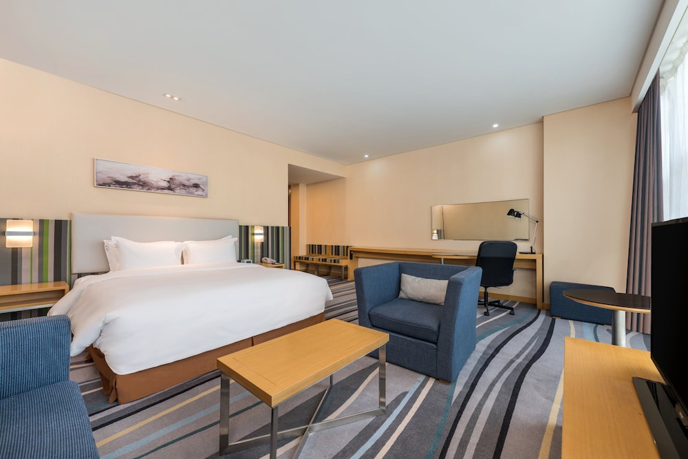 Suite, King Bed