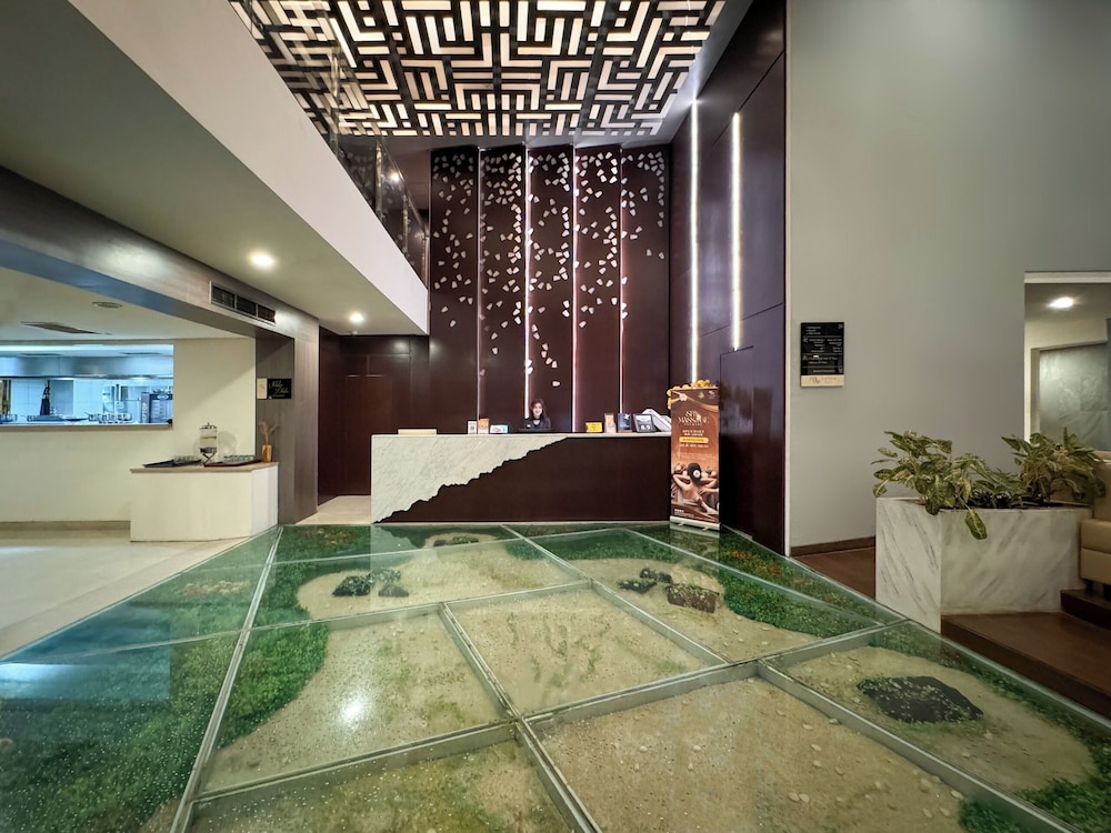 Aveon Hotel Yogyakarta by Daphna International 8/21