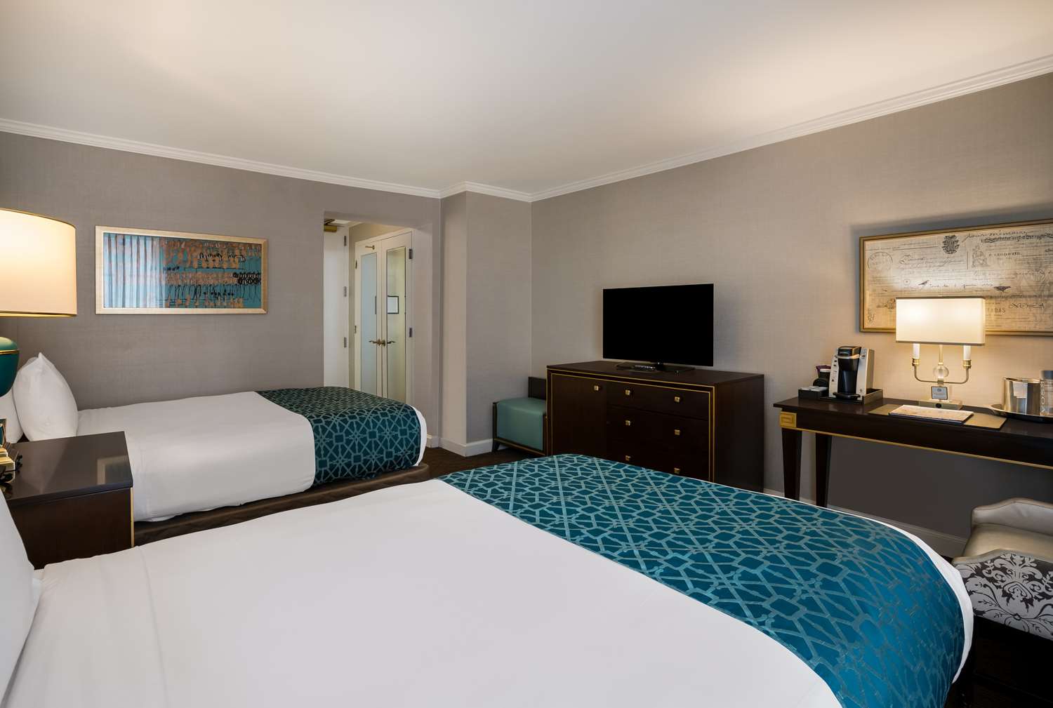 DELUXE, 2 QUEEN BEDS, ACCESSIBLE