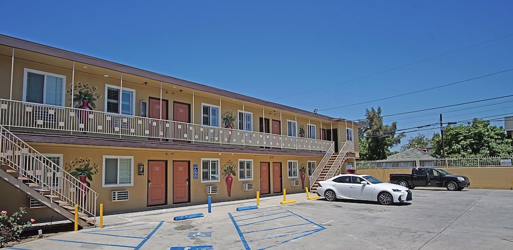 Rosa Bell Motel - Los Angeles 16/26