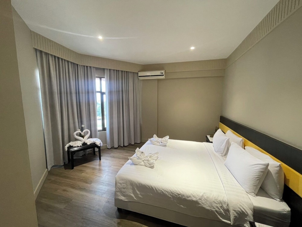 Asawann Hotel 32/68