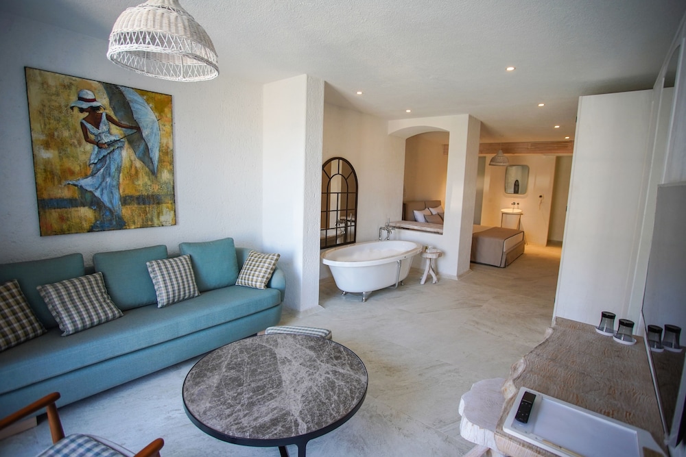 Avalon Boutique Hotel & Suites 39/59