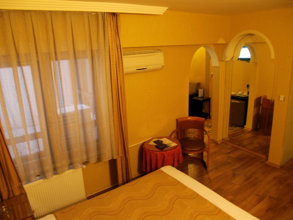 Grand Hotel Duman 12/24
