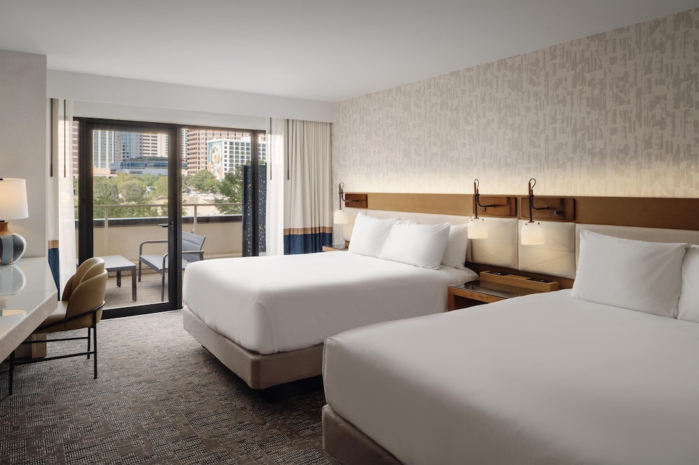 Room, 2 Queen Beds, Lake View, Balcony