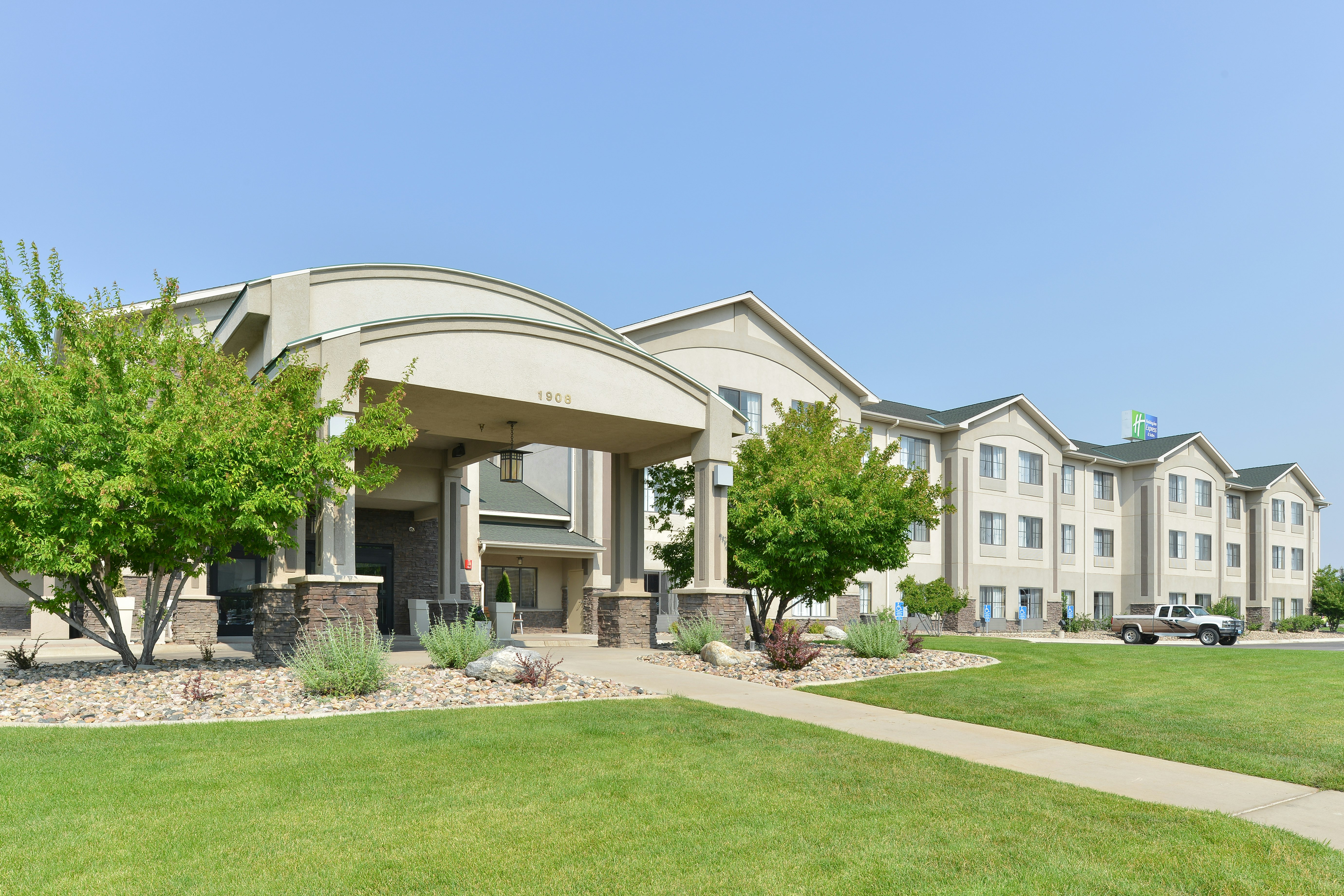 Holiday Inn Express Hotel And Suites Gillette 72/76