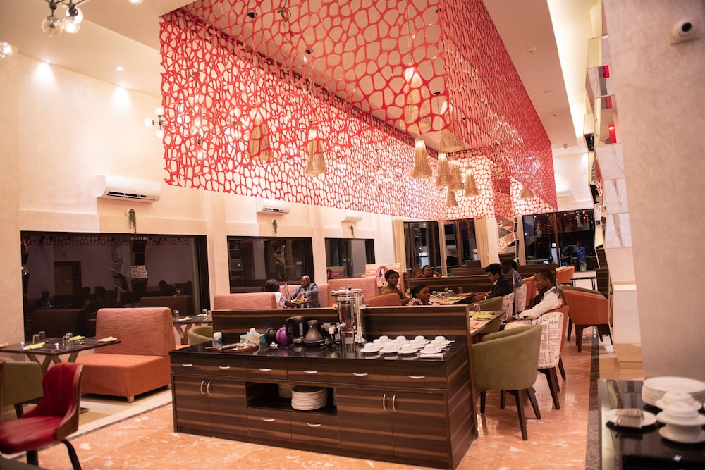 Sonia Hotel 27/32