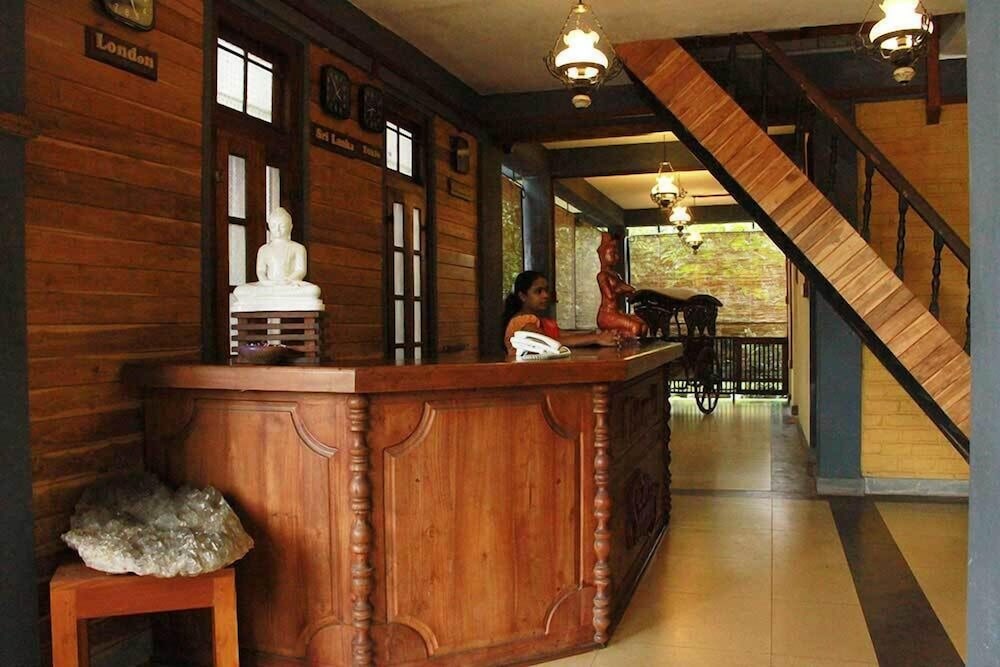 Lobby at Lake Serenity Boutique Hotel, Kuruwita