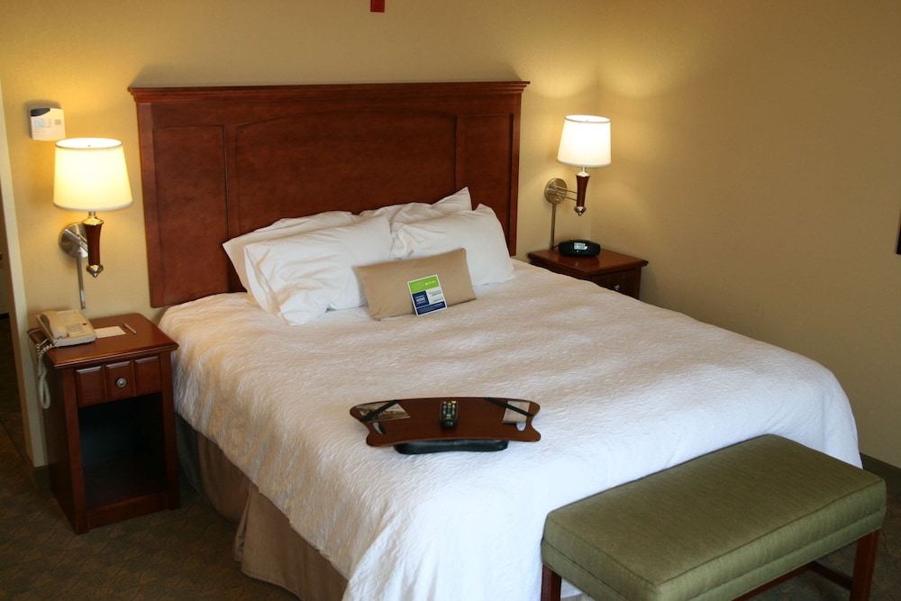 Hampton Inn Suites Paducah 12/55