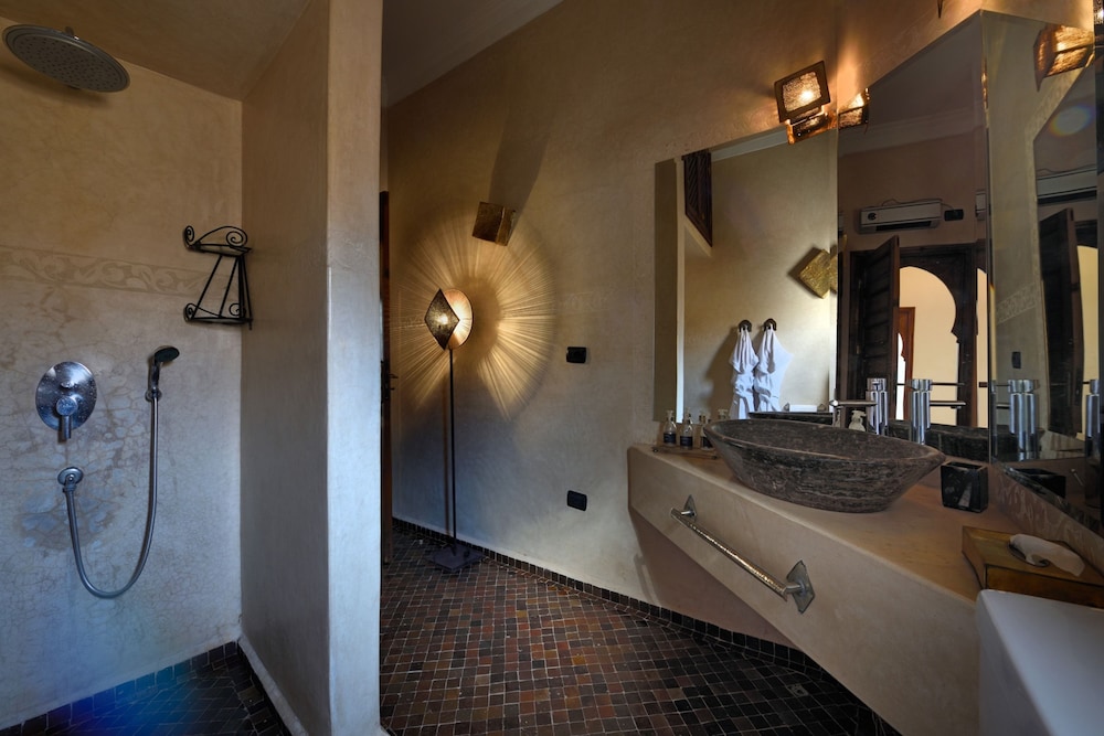 Riad Les Ammonites 10/63