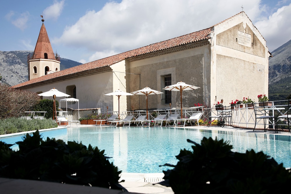 LA LOCANDA DELLE DONNE MONACHE 55/59