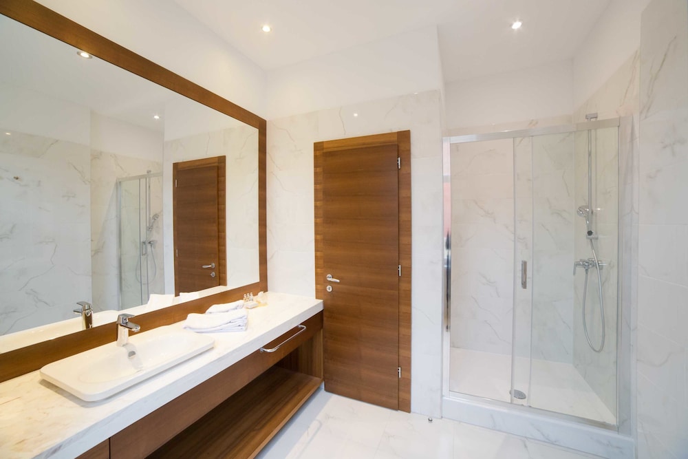 Deluxe, Double or Twin Bed, Sea View, Amadria Park Hotel Royal 4/6