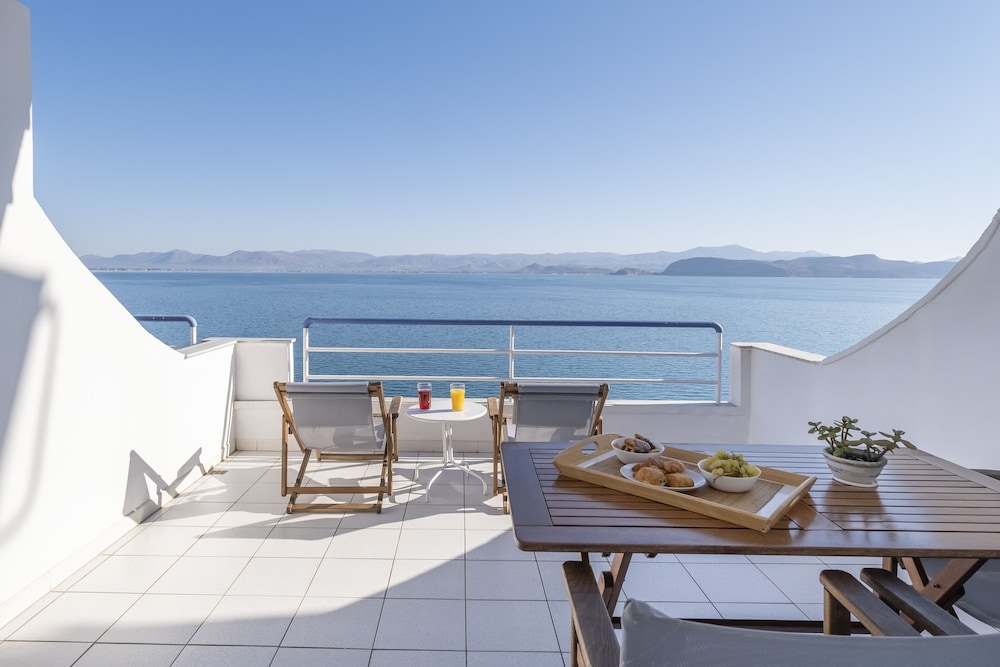 MELI APARTMENTS & VILLAS 43/50