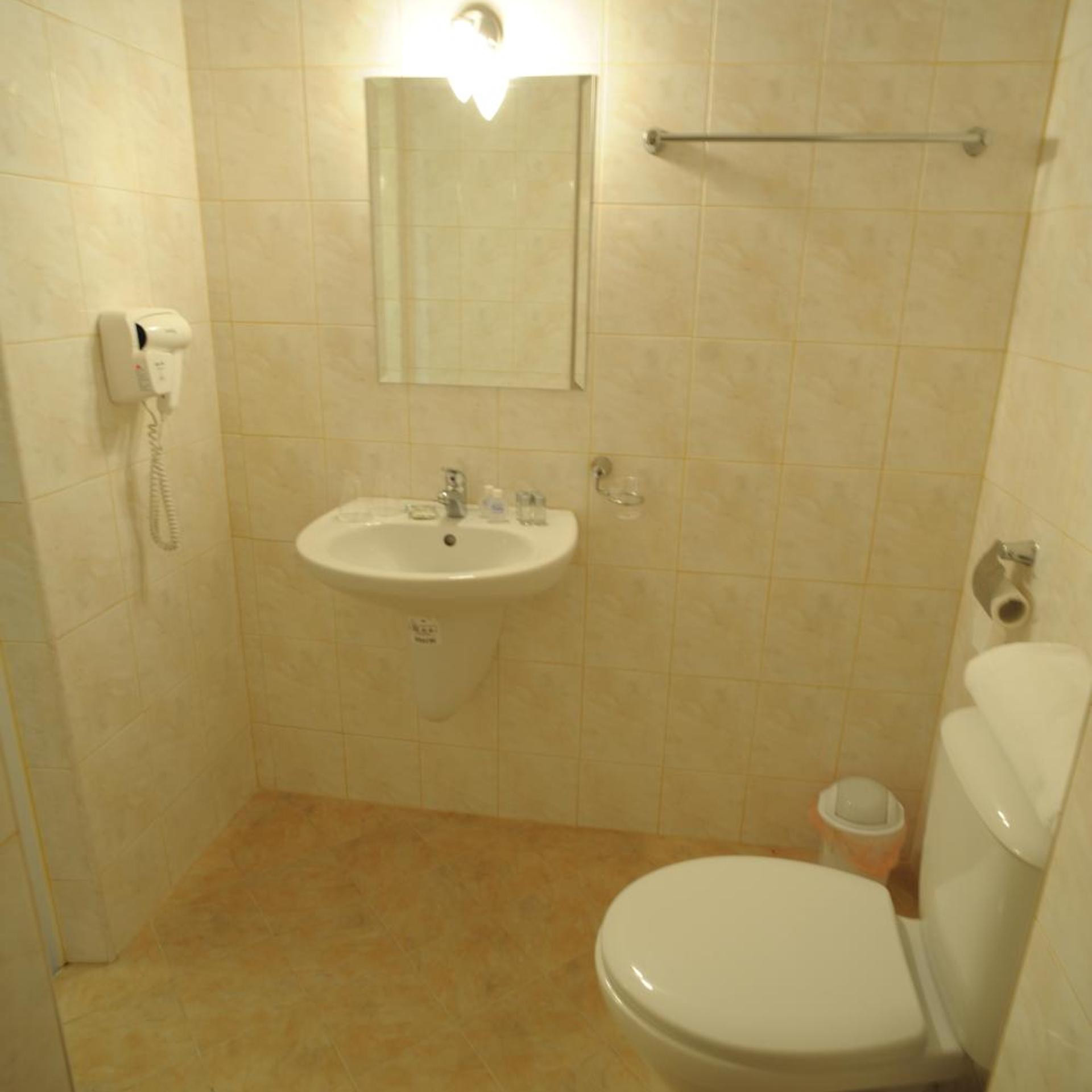 Bon Voyage Hotel Alexander 45/48
