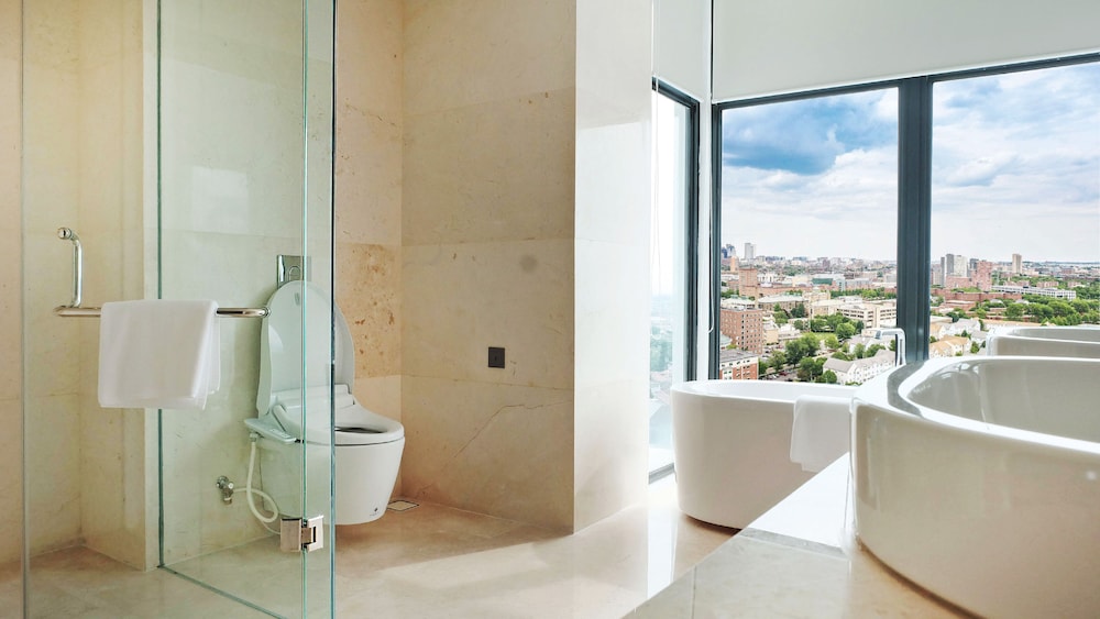 Goodrich Suites Jakarta 59/62