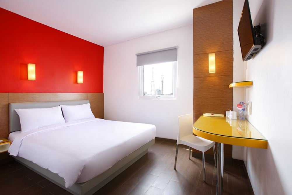 Smart, Hollywood, King Bed، Amaris La Codefin Kemang 6/10