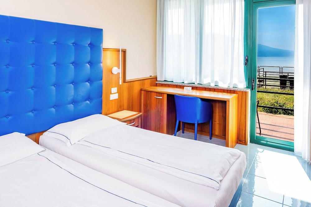 COMFORT, DOUBLE BED