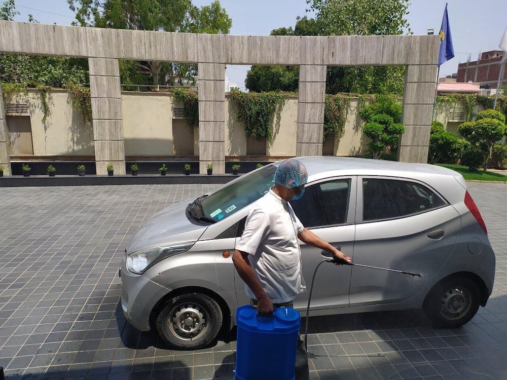 Fortune Sector 27, Noida - Member ITC Hotels Group 44/49
