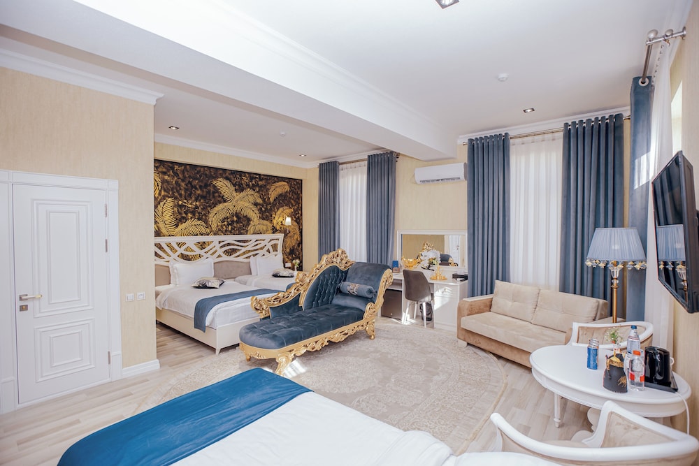Silk Road Empire Hotel 40/50