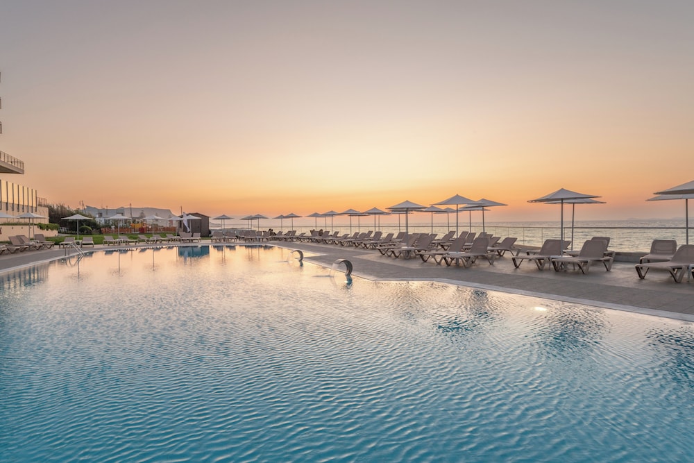 Themis Beach 46/50