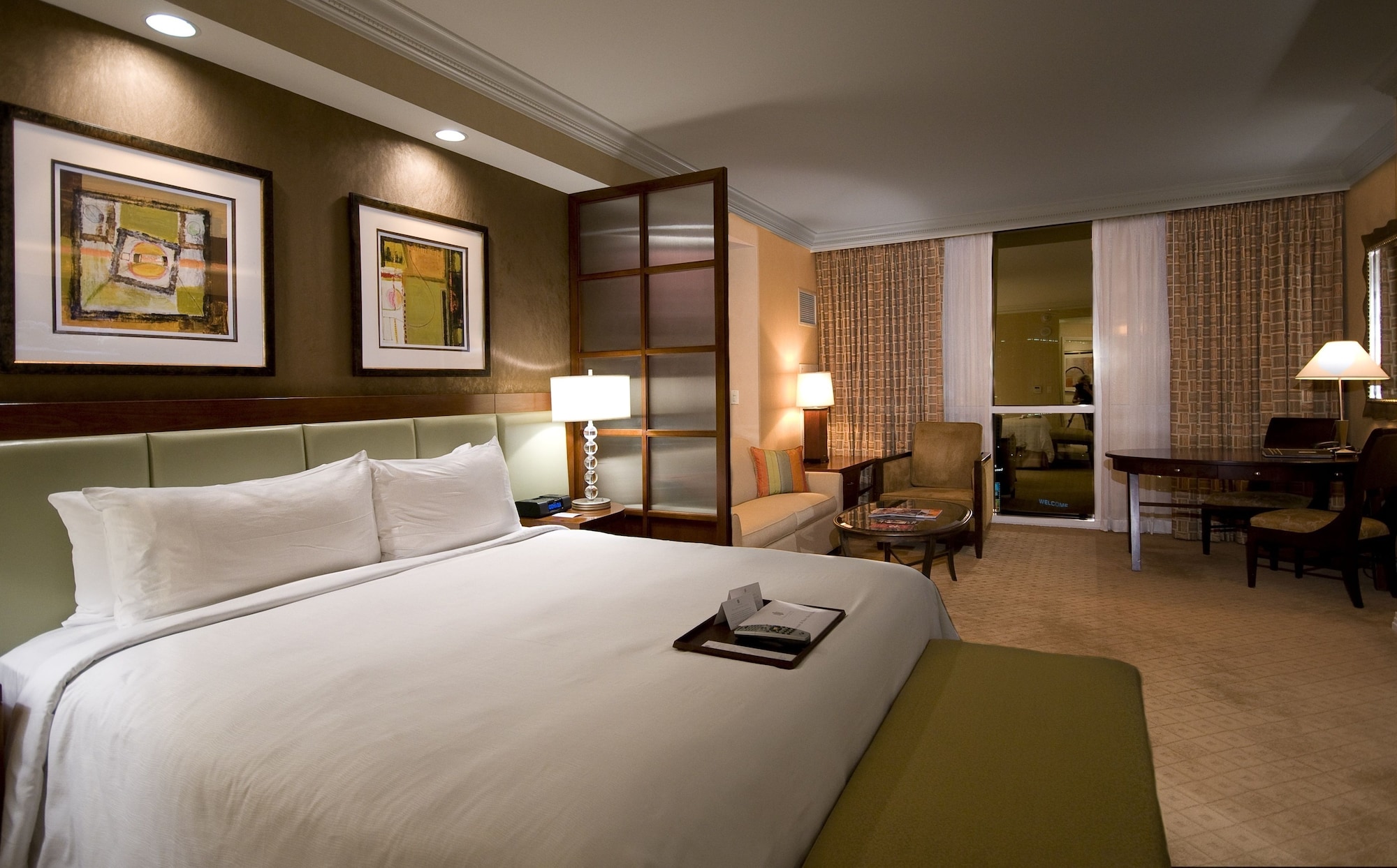 DELUXE, SUITE, BALCONY