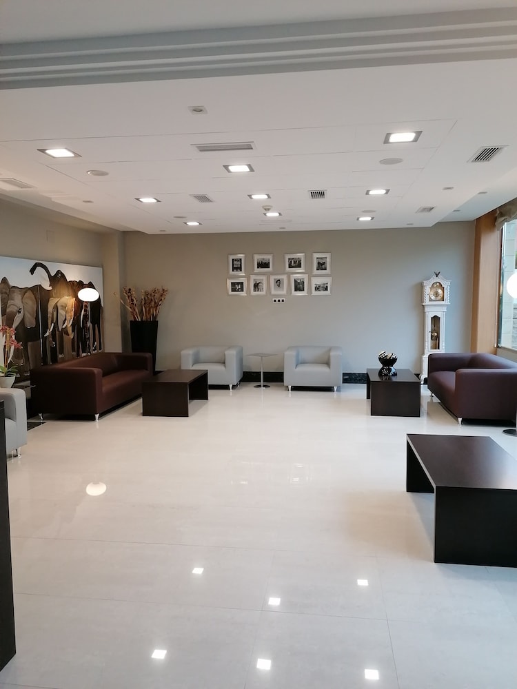 Maritimo Ris Hotel and Apartments 15/73