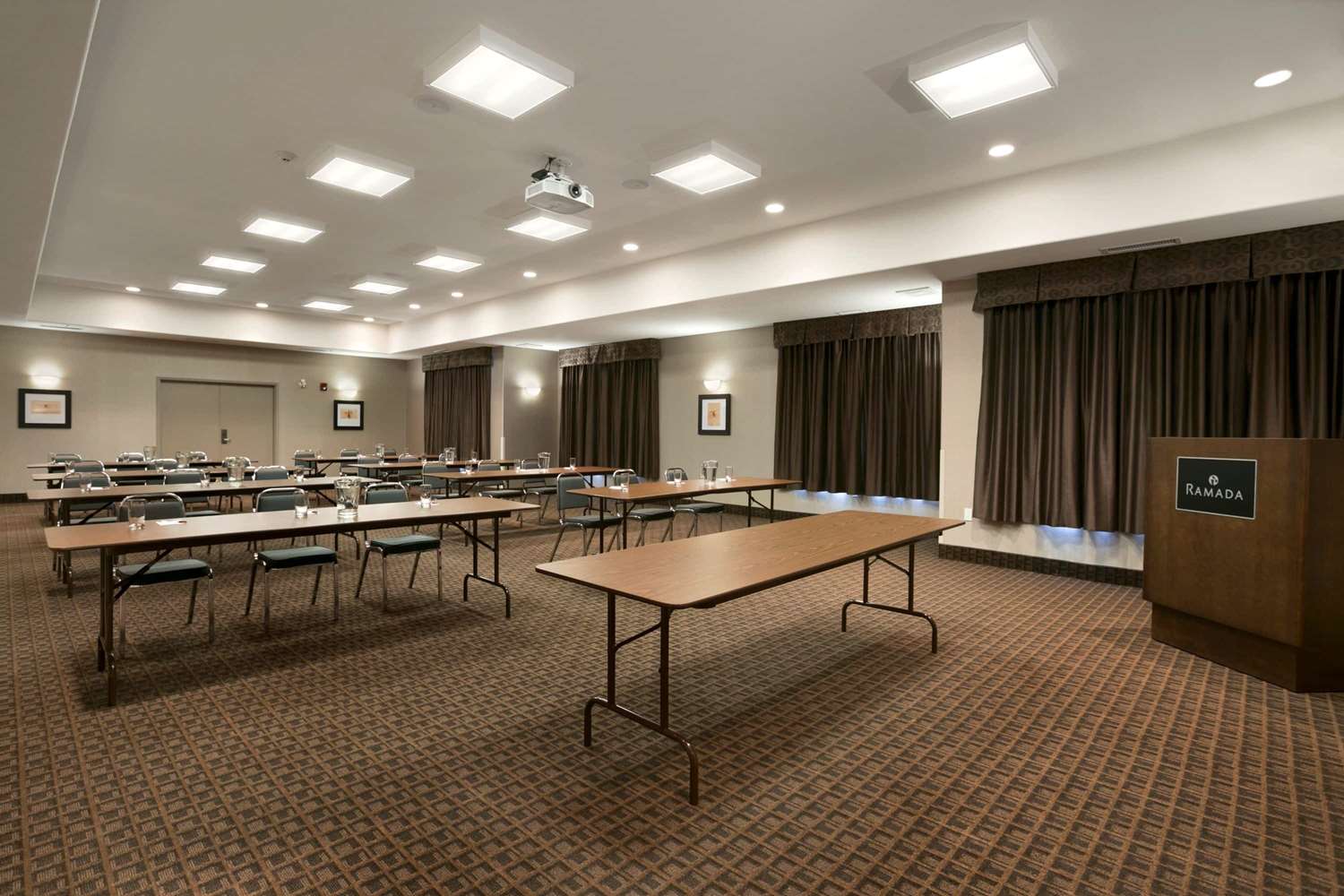 Ramada Conklin 5/8