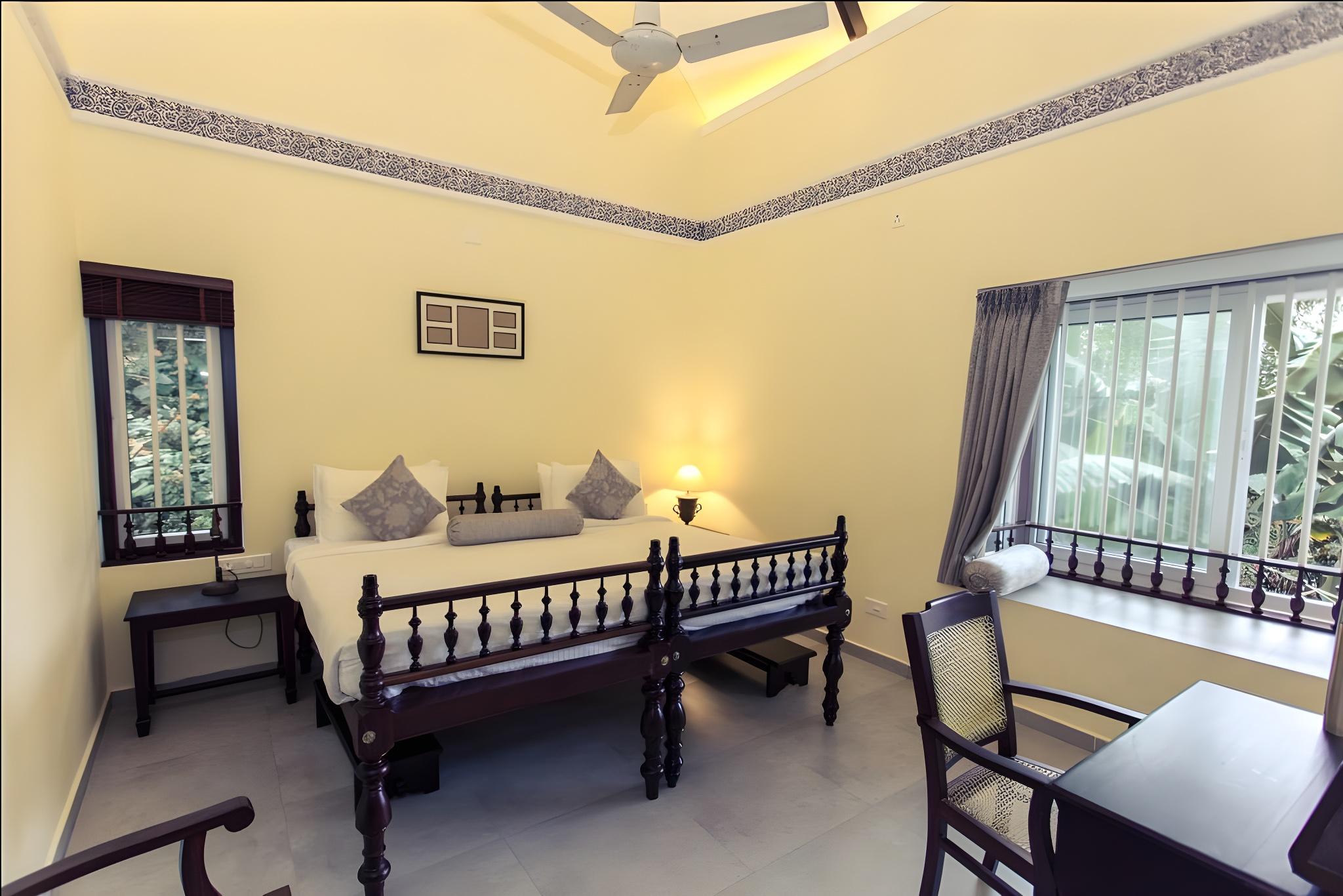 Heritage, Deluxe, Double Bed، Crayons Guest House 2/2