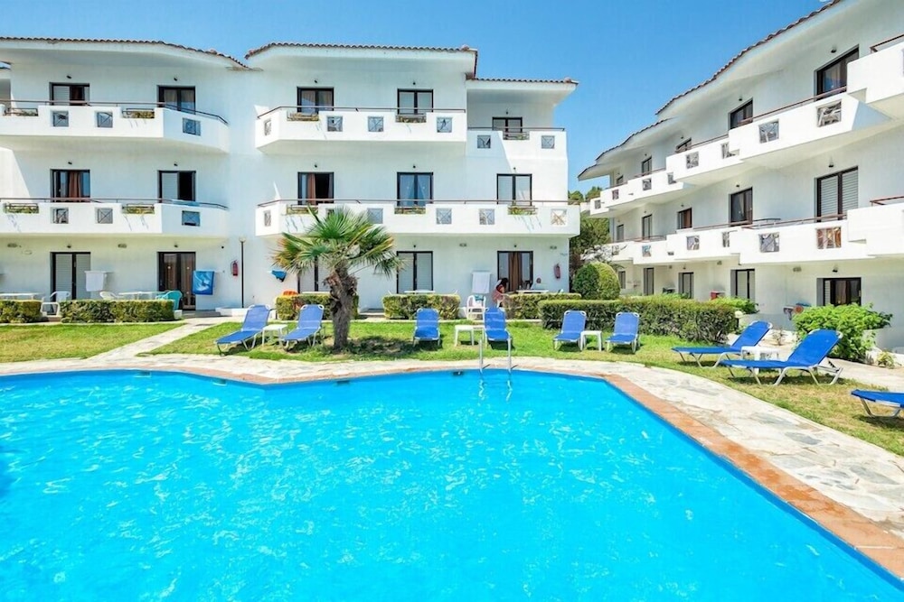 Xenios Dolphin Beach Hotel 3/68