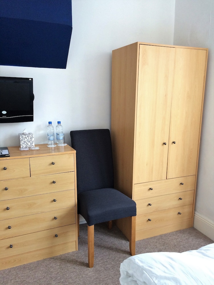 Carrington Guest House 42/50