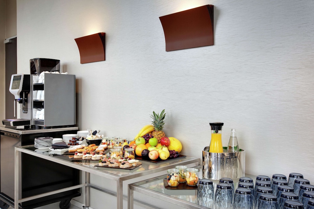 Hilton Garden Inn Zurich Limmattal 43/53