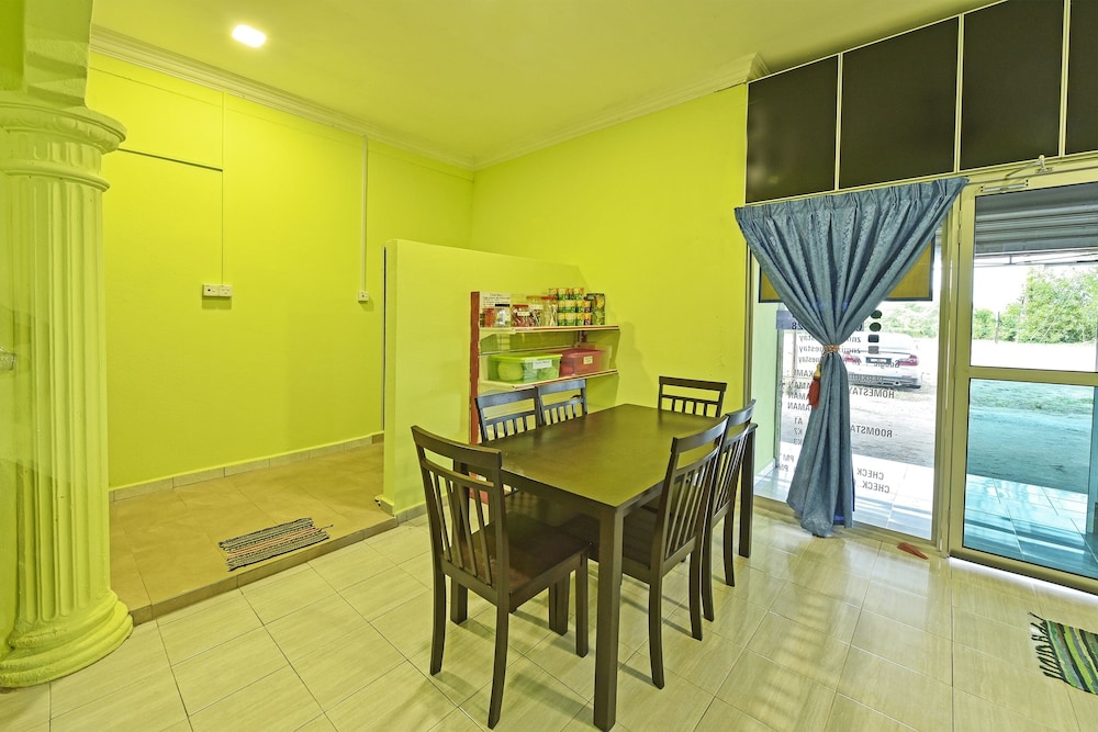 Hotel O Zn Mix Homestay & Roomstay 33/36