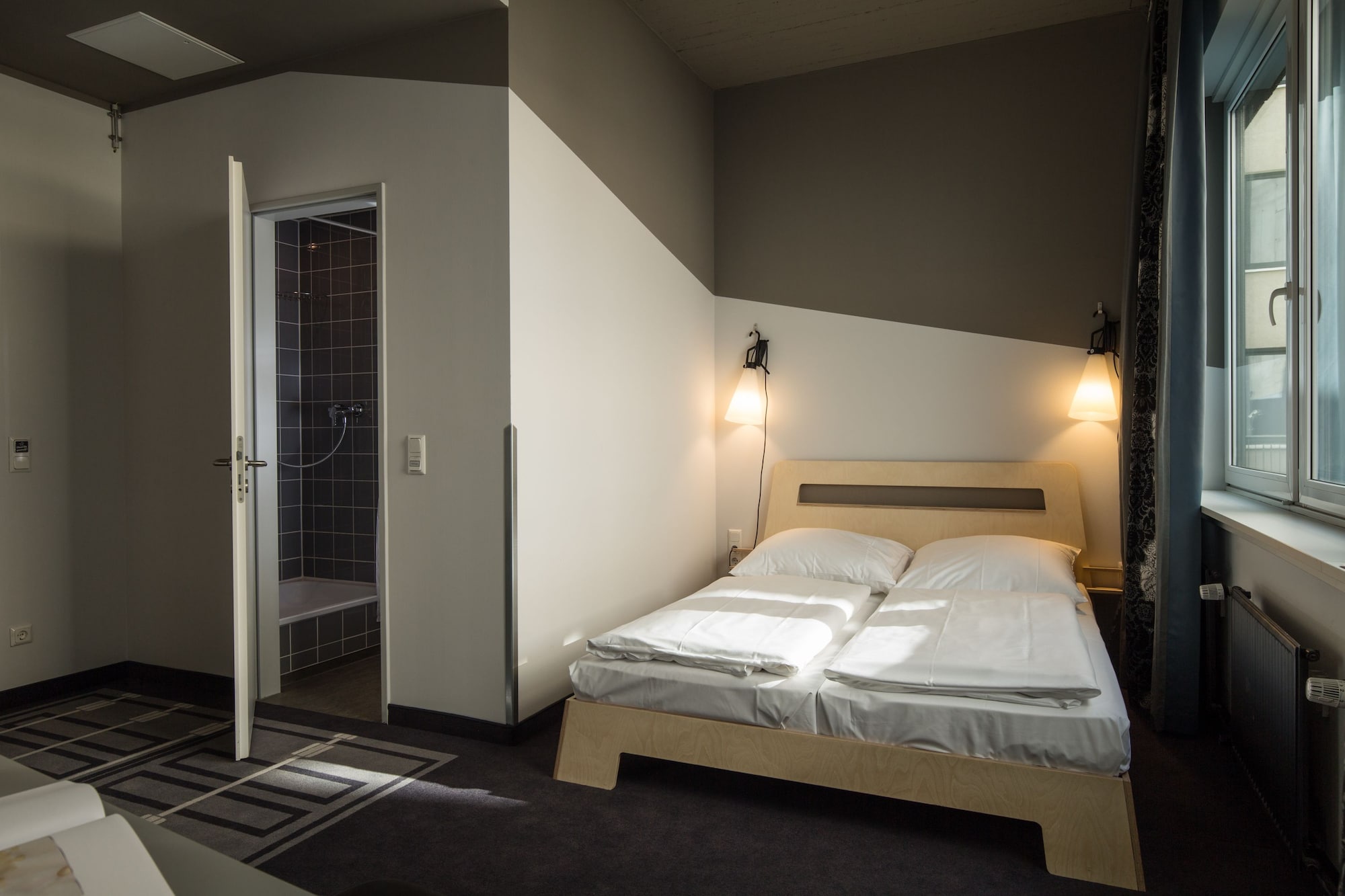 1 BEDROOM, TRIPLE